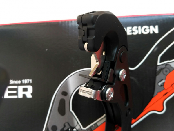 Инструмент для подвязки MAX TAPENER HT-R1